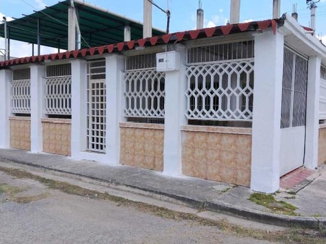 Casa en venta en Santa Rita, Aragua