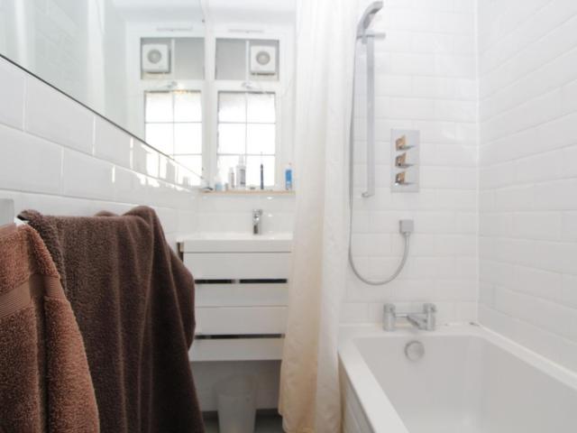 Room for rent in Wapping, Greater London