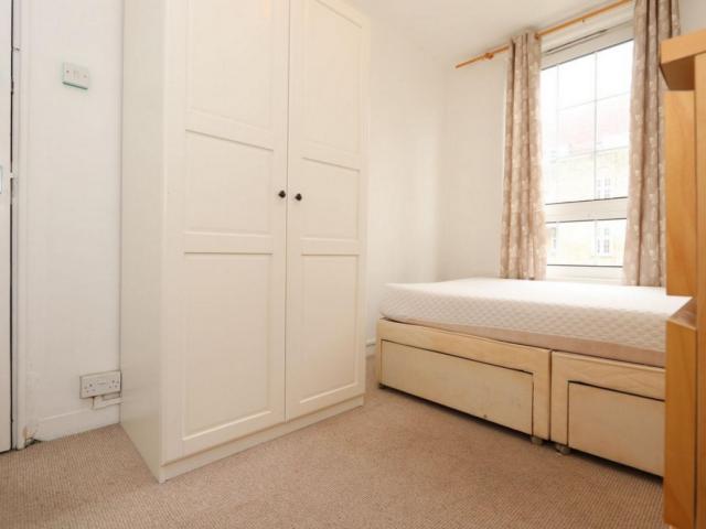 Room for rent in Wapping, Greater London