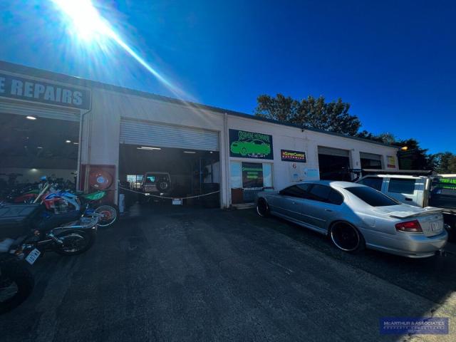 Warehouse for rent in Toombul, Queensland
