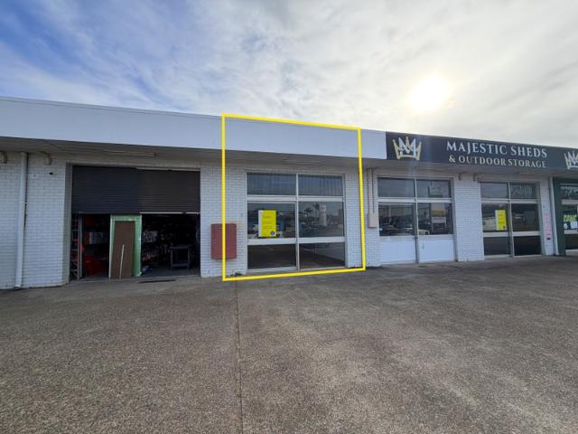 Warehouse for rent in Toombul, Queensland