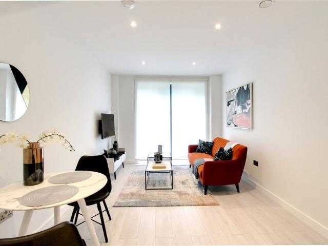 Apartment for rent in Heol-las, Surrey