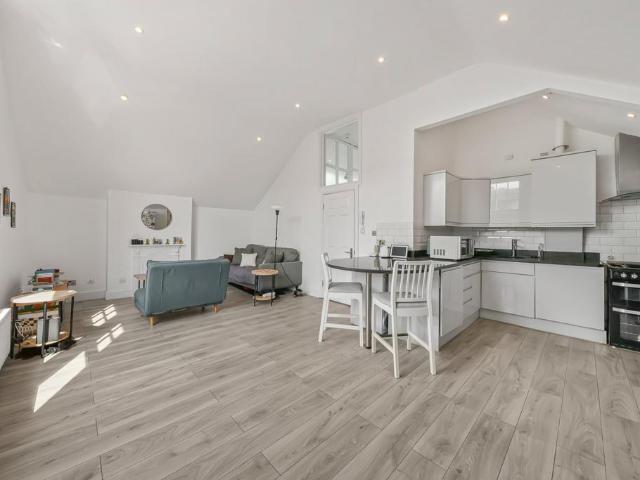 Apartment for rent in South Hampstead, Isle Of Man