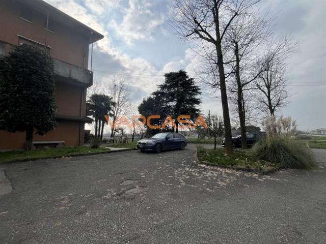 Locale Commerciale in vendita a Urgnano, Lombardia