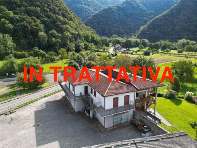 Villa Indipendente in vendita a Carenno, Lecco