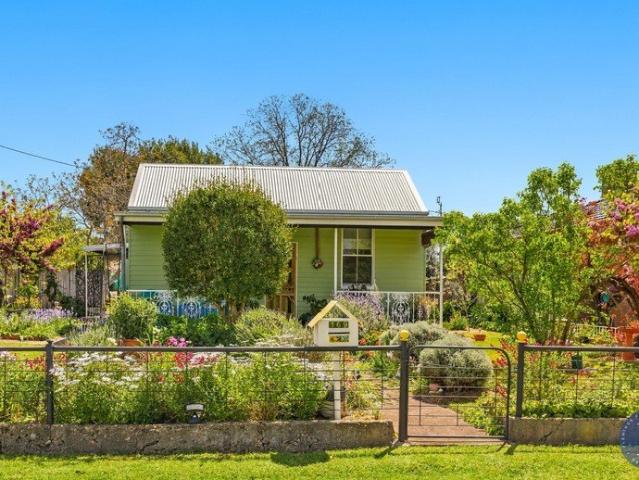 House for sale in Cootamundra, Cootamundra-Gundagai Regional Council