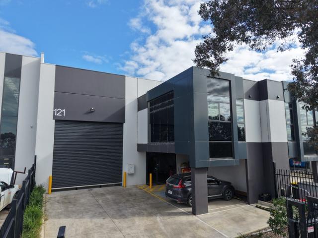 Warehouse for rent in Campbellfield, Melbourne