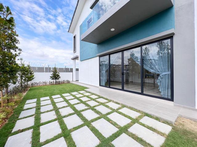 Terraced House for sale in Malaka