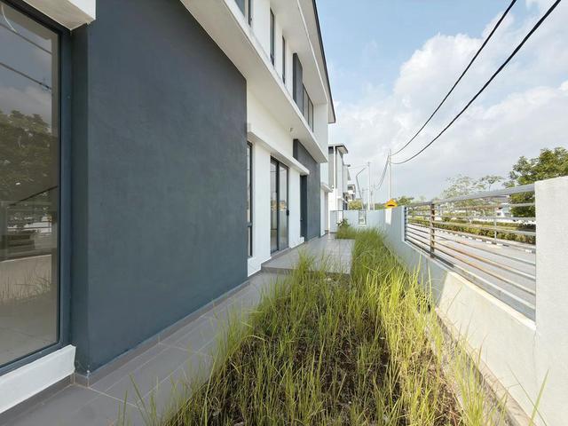 Terraced House for sale in Malaka