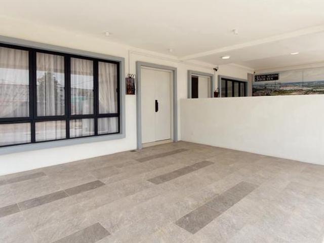 Terraced House for sale in Malaka
