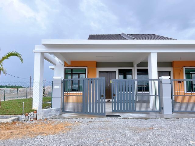 Terraced House for sale in Rembia, Malaka