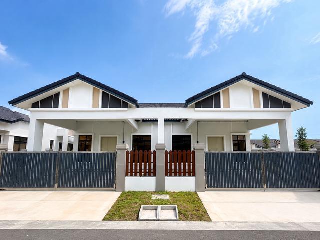 Residential House for sale in Malaka
