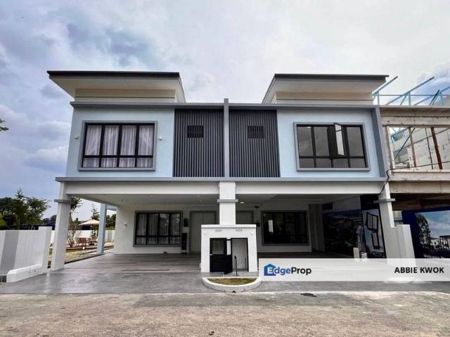 House for sale in Malaka