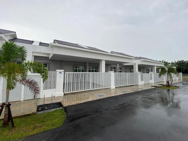 Terraced House for sale in Malaka