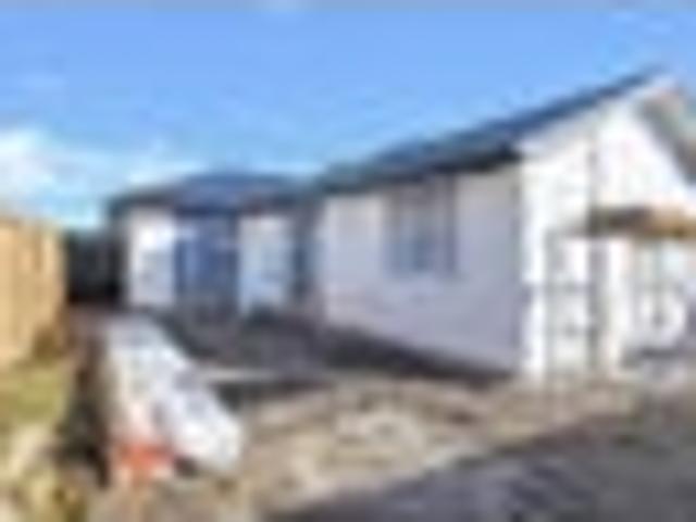House for sale in Chaslands, Canterbury
