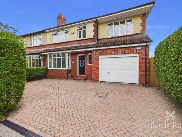 House for rent in Waterloo, Compstall