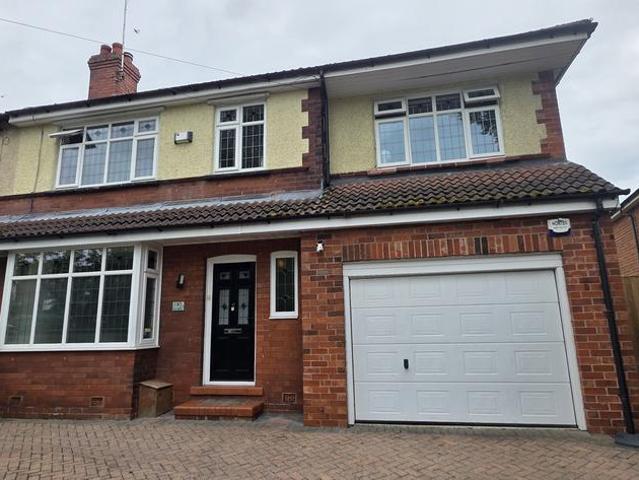 House for rent in Waterloo, Compstall