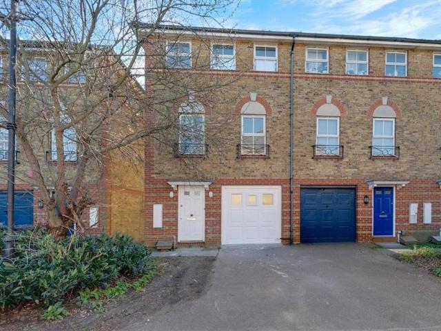 House for rent in Golders Green, Greater London