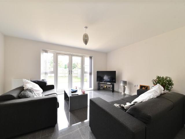 House for rent in Pin Green Industrial Area, Shephall