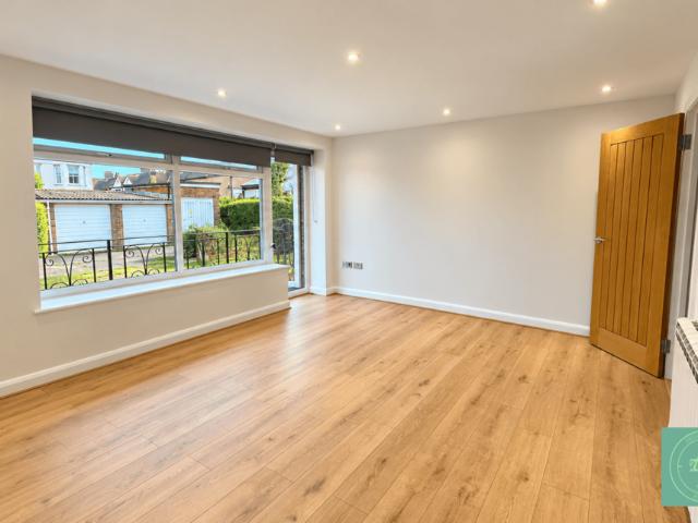 Apartment for rent in Winchmore Hill, Greater London
