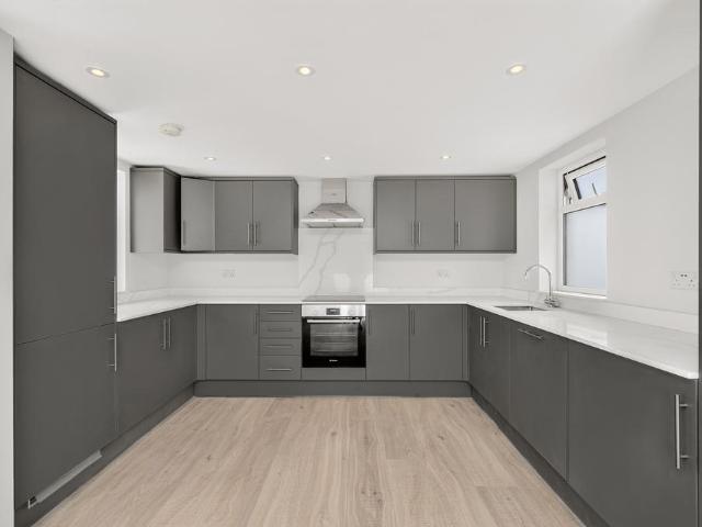 Apartment for rent in London Borough of Merton, Greater London