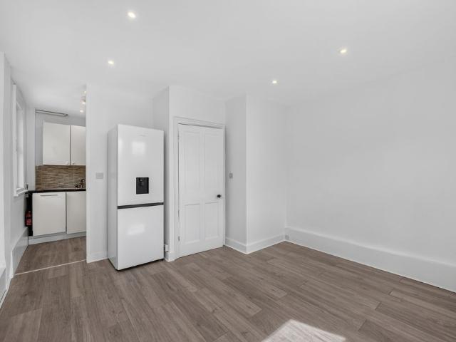 Studio for rent in London Borough of Merton, Greater London