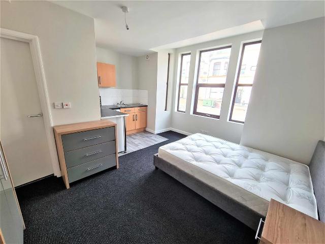 Studio for rent in West Midlands
