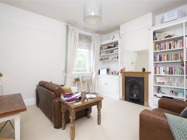 Apartment for rent in Highbury, Greater London