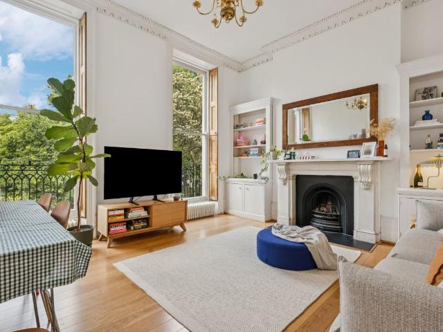 Apartment for rent in Highbury, Greater London