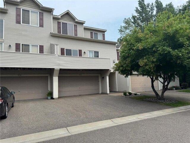 House for sale in Maple Grove House for sale in Maple Grove