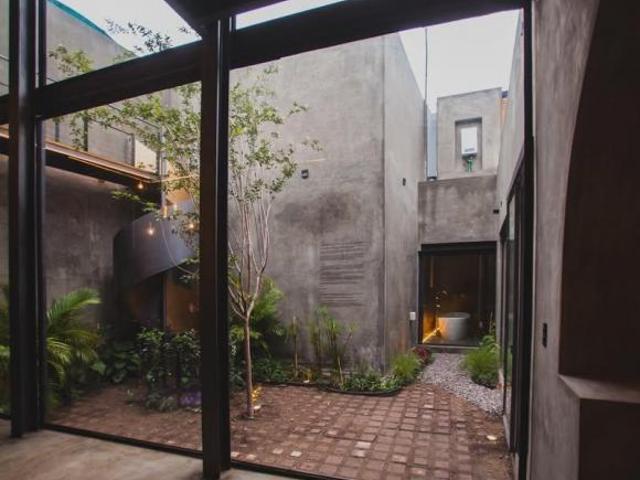 CON DISEÑO UNICO EN EL CENTRO DE LA CIUDAD