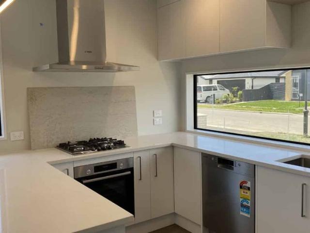 House for rent in Chaslands, Canterbury