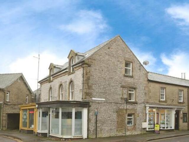 House for sale in Charlesworth, East Midlands