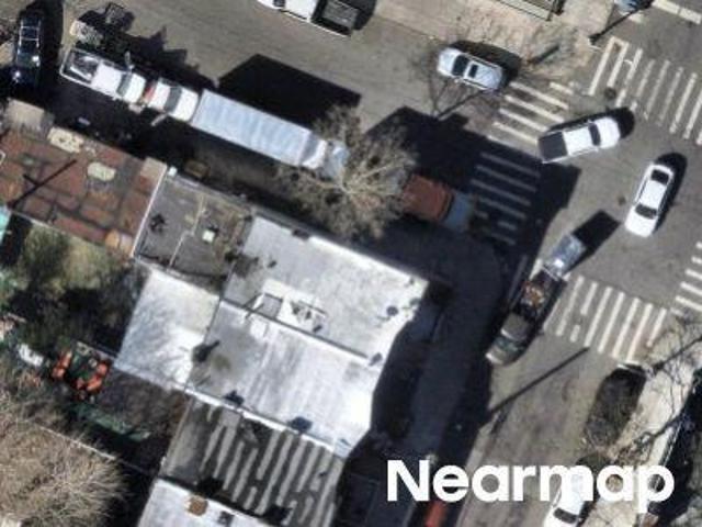 House for sale in The Bronx, Arverne