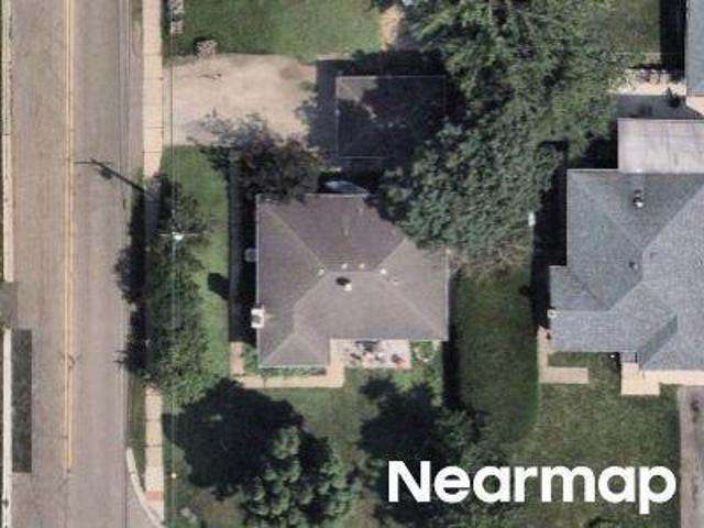 House for sale in Mchenry, Illinois