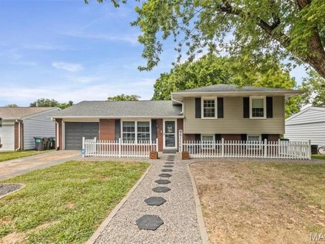 House for sale in Fairview Heights, Illinois