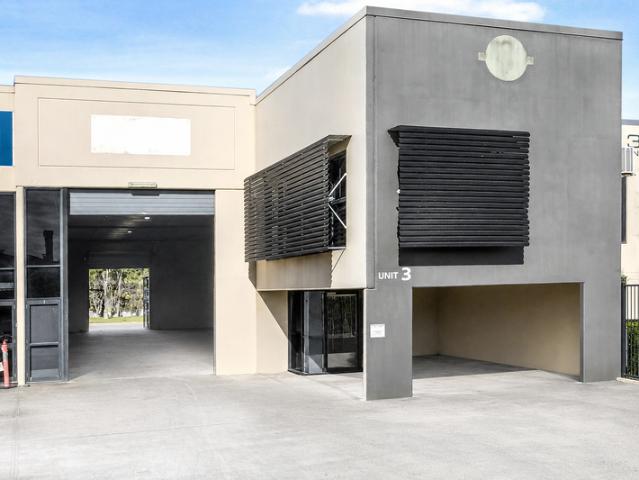 Warehouse for rent in Toombul, Queensland