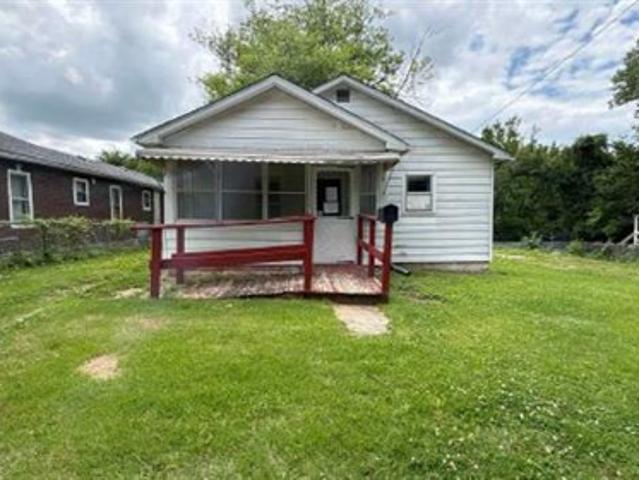 House for sale in Alton, Illinois