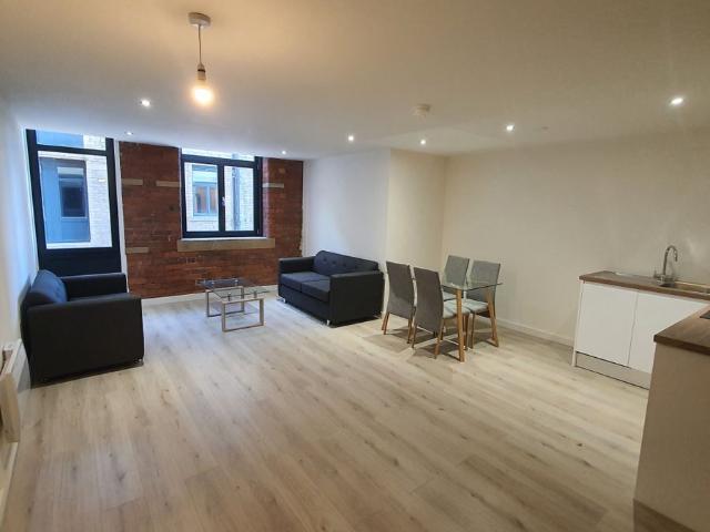 Studio for rent in West Yorkshire