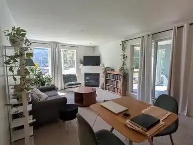Condo for rent in Lincoln Park, Calgary