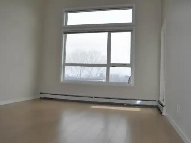 Condo for rent in Renfrew, Calgary