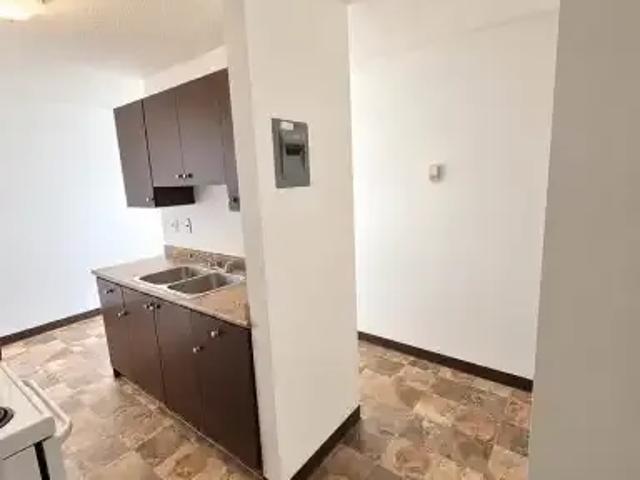 Condo for rent in Wîhkwêntôwin, Edmonton