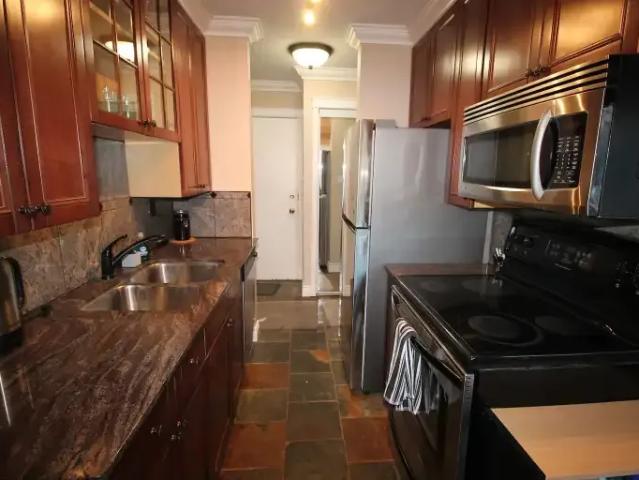 Condo for rent in Wîhkwêntôwin, Edmonton
