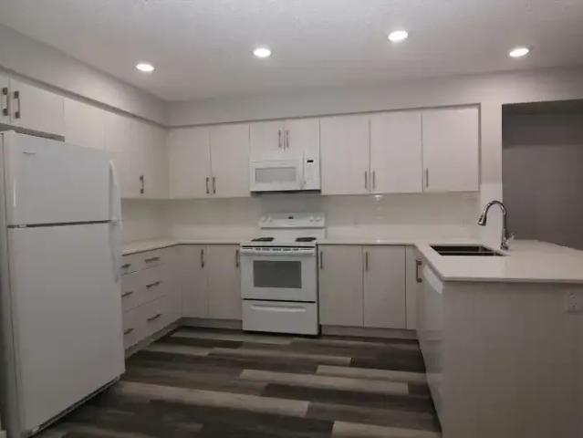 Condo for rent in Wedgewood, Alberta