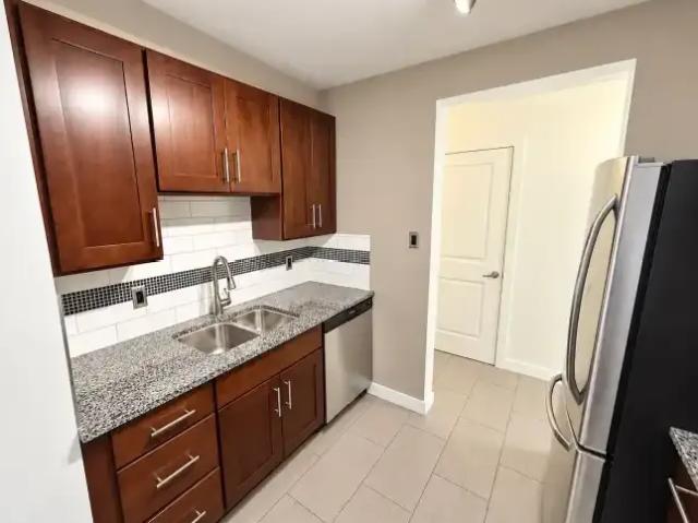 Condo for rent in Wîhkwêntôwin, Edmonton