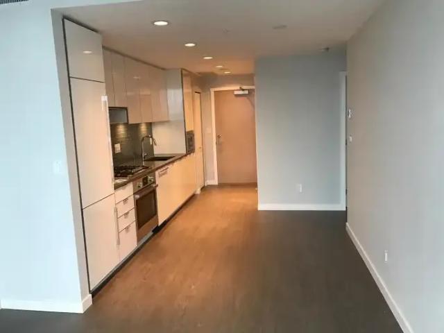 Condo for rent in Capstan Village, Richmond