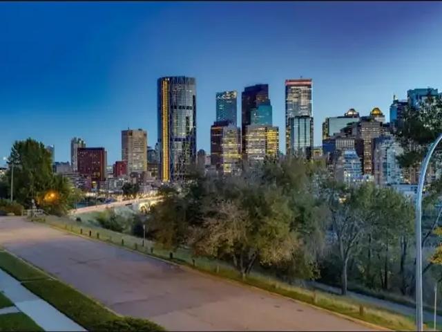 Condo for rent in Crescent Heights, Calgary