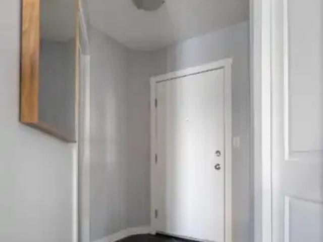 Condo for rent in Connaught, Calgary