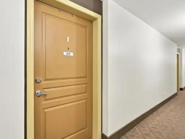 Condo for rent in Lincoln Park, Calgary