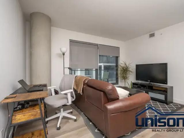 Condo for rent in Crescent Heights, Calgary